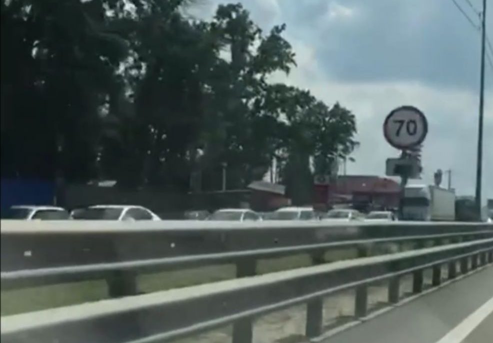 Автомобилистов ждёт огромная пятничная пробка на выезде из Воронежа в сторону Москвы