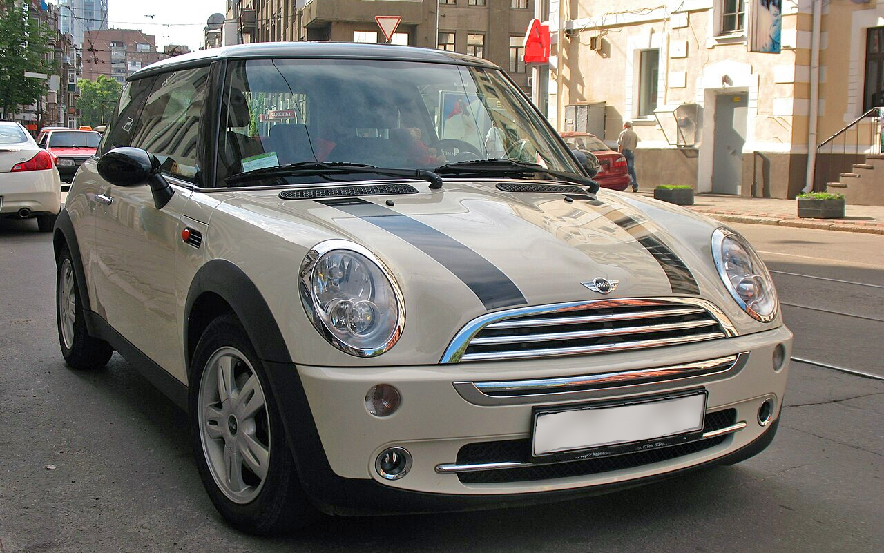 Миленькие и стильные: за что любят MINI Cooper
